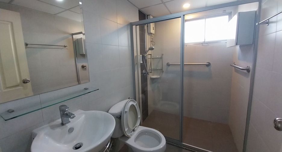 For sale 2 bed condo in Mueang Nonthaburi, Nonthaburi