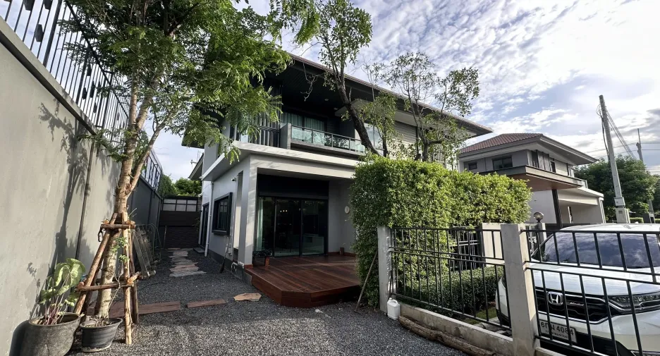 Haus zur Miete und zum Kauf mit 4 Zimmer in Lam Luk Ka, Pathum Thani