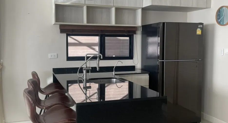 Haus zur Miete und zum Kauf mit 4 Zimmer in Lam Luk Ka, Pathum Thani