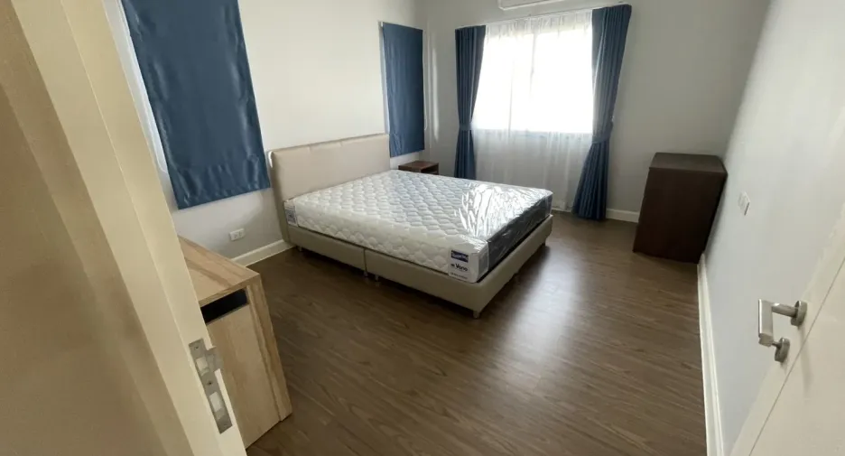 Haus zur Miete und zum Kauf mit 4 Zimmer in Lam Luk Ka, Pathum Thani