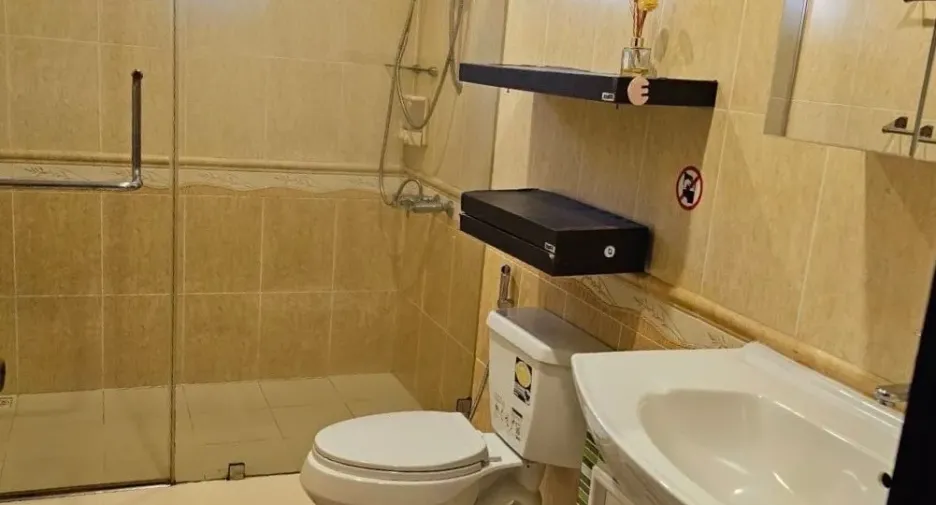 Casa adosada en alquiler y en venta de 2 habitaciones en Bang Lamung, Chonburi