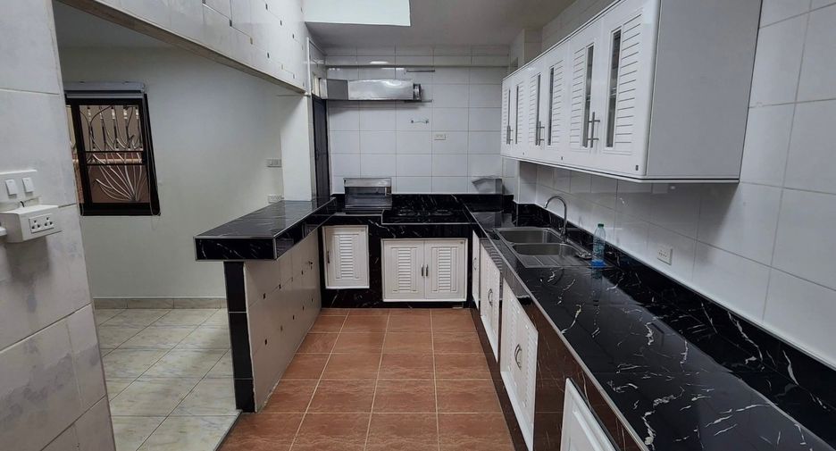 For rent そして for sale 2 ベッドルーム townhouse in South Pattaya, Pattaya