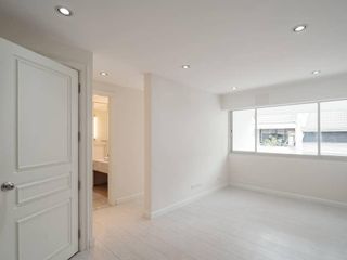 For sale 4 bed townhouse in Khlong Toei, Bangkok