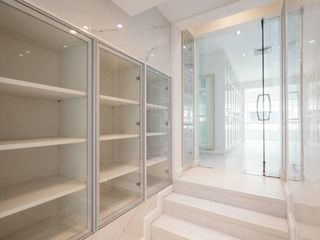 For sale 4 bed townhouse in Khlong Toei, Bangkok