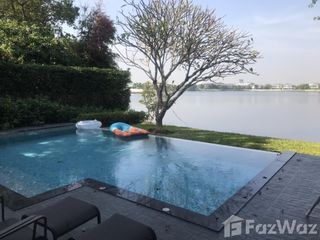 For rent 4 bed townhouse in Mueang Pathum Thani, Pathum Thani