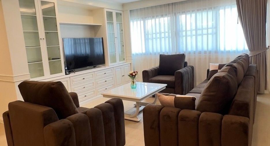 For rent 3 Beds apartment in Khlong Toei, Bangkok