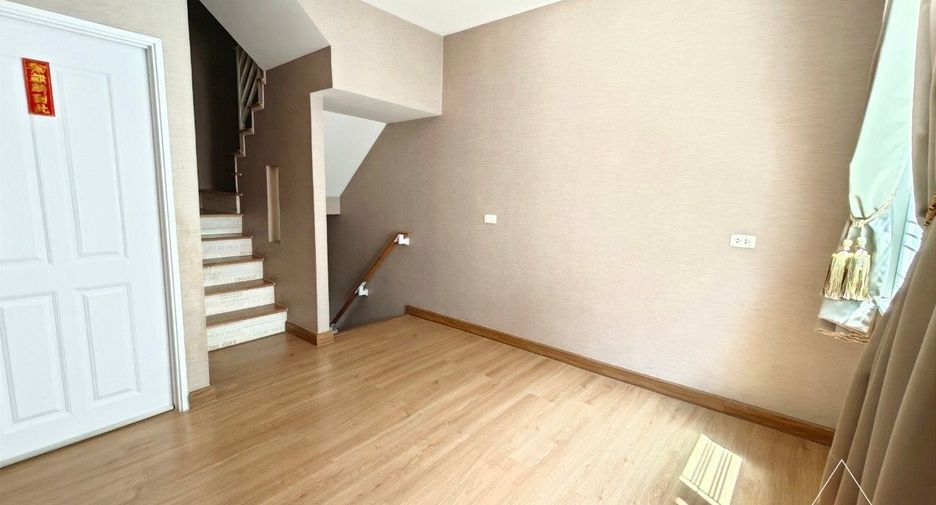 For sale 5 Beds townhouse in Mueang Nonthaburi, Nonthaburi
