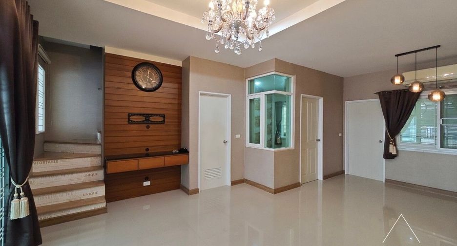 For sale 5 Beds townhouse in Mueang Nonthaburi, Nonthaburi