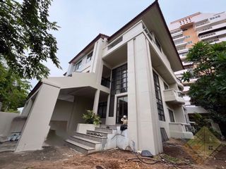 For rent 4 Beds townhouse in South Pattaya, Pattaya