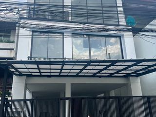 For sale and for rent 4 bed office in Watthana, Bangkok