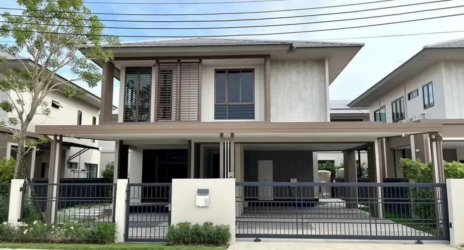 Casa en alquiler de 4 habitaciones en Bang Kapi, Bangkok
