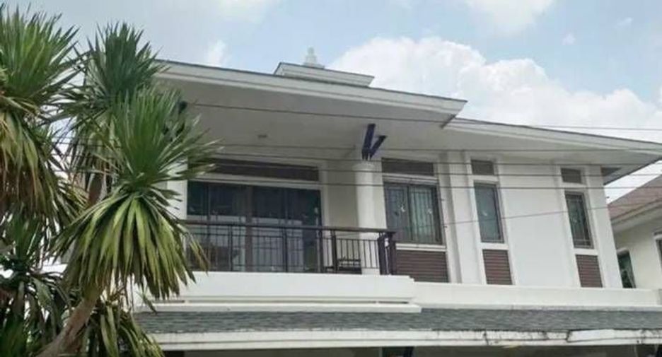 For rent 4 bed house in Pak Kret, Nonthaburi