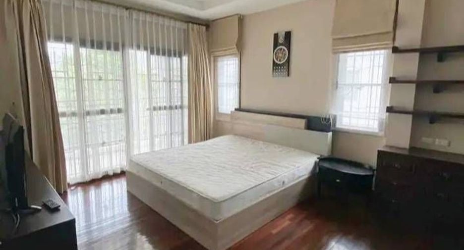 For rent 4 bed house in Pak Kret, Nonthaburi