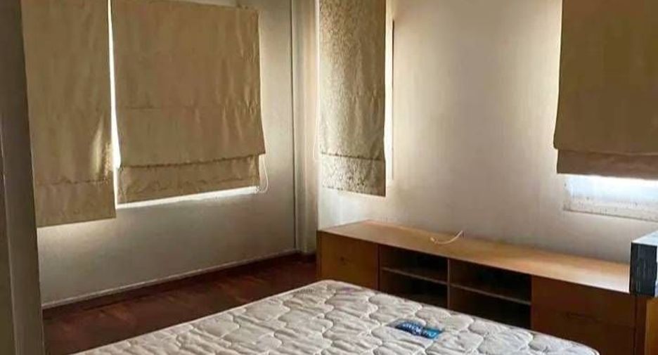 For rent 4 bed house in Pak Kret, Nonthaburi