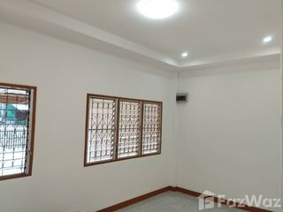 For sale 2 bed townhouse in Mueang Lamphun, Lamphun