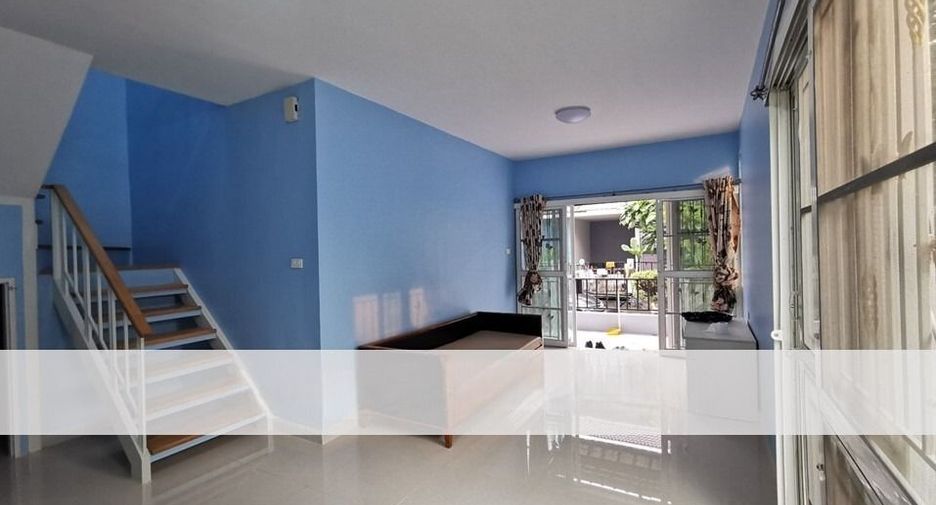 For rent 3 bed townhouse in Pak Kret, Nonthaburi