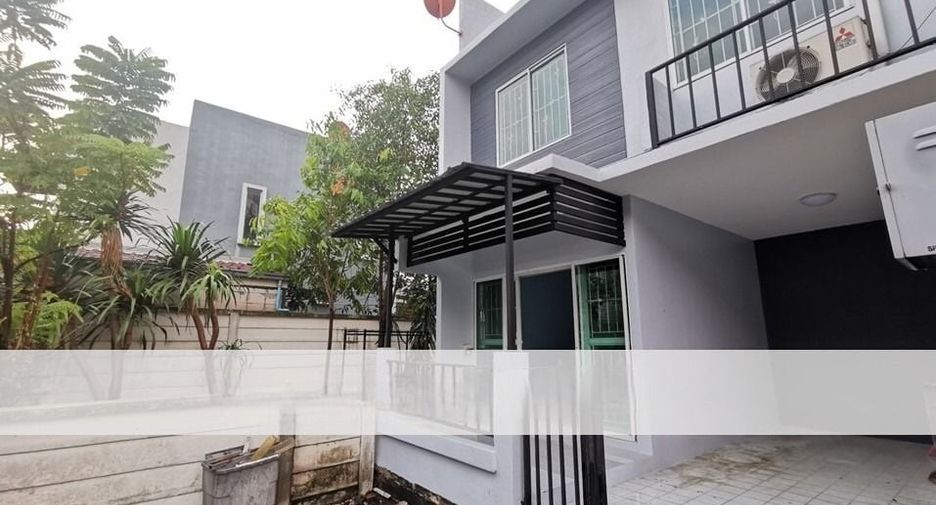 For rent 3 bed townhouse in Pak Kret, Nonthaburi
