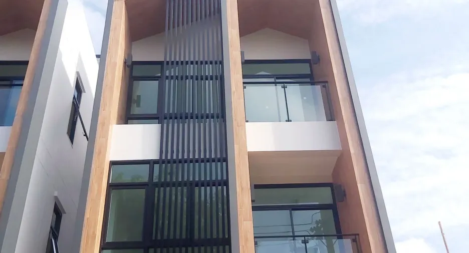 For sale 4 Beds house in Huai Khwang, Bangkok