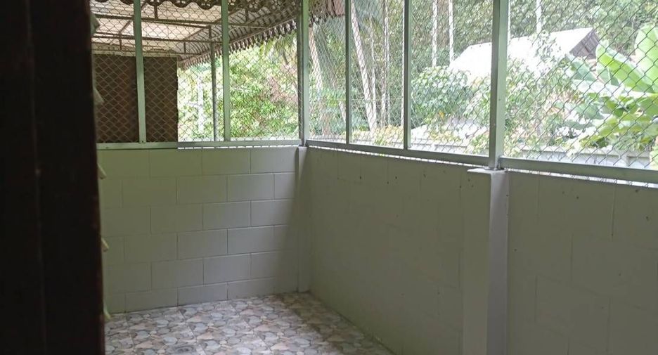 For sale 2 bed townhouse in Thung Song, Nakhon Si Thammarat
