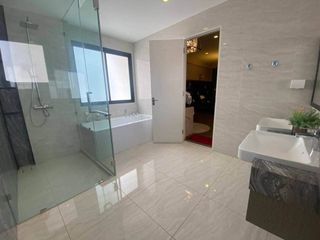 For rent 5 Beds townhouse in Wang Thonglang, Bangkok