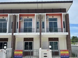 For rent 2 bed townhouse in Ban Chang, Rayong