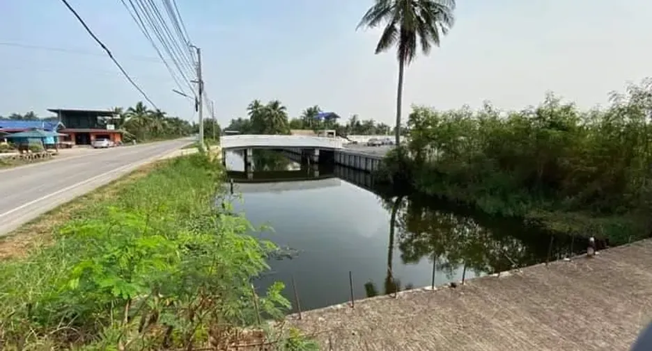For sale land in Ban Phaeo, Samut Sakhon