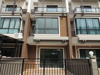 For sale 3 bed townhouse in Mueang Nakhon Pathom, Nakhon Pathom