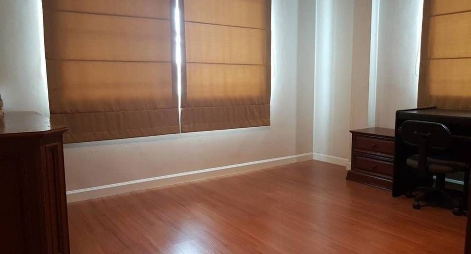 For sale 4 bed house in Pak Kret, Nonthaburi