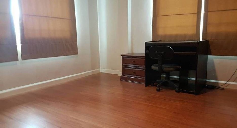For sale 4 bed house in Pak Kret, Nonthaburi