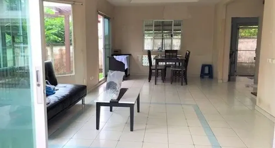 For rent 3 bed house in Krathum Baen, Samut Sakhon