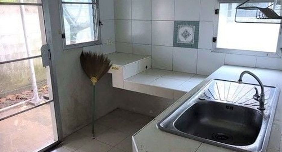 For rent 3 bed house in Krathum Baen, Samut Sakhon