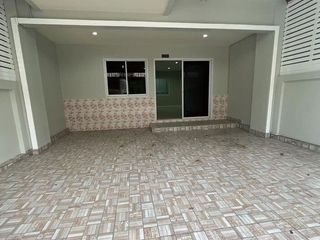 For sale 3 bed townhouse in Mueang Nakhon Pathom, Nakhon Pathom