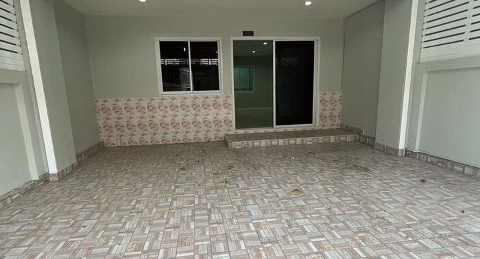 For sale 3 Beds townhouse in Mueang Nakhon Pathom, Nakhon Pathom