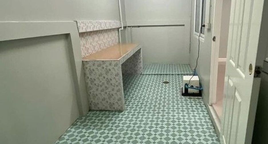 For sale 3 Beds townhouse in Mueang Nakhon Pathom, Nakhon Pathom