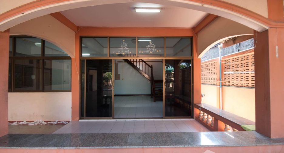 For sale 9 bed house in Mueang Chachoengsao, Chachoengsao