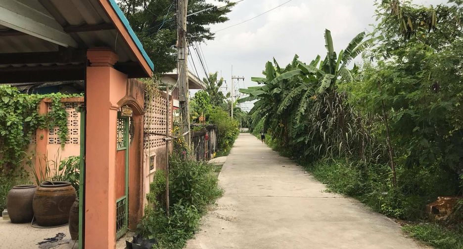 For sale 9 bed house in Mueang Chachoengsao, Chachoengsao