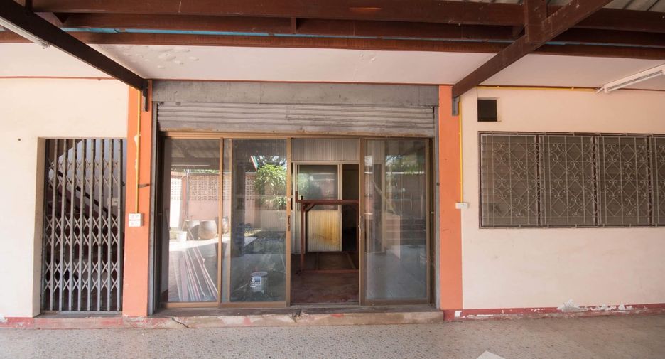 For sale 9 bed house in Mueang Chachoengsao, Chachoengsao