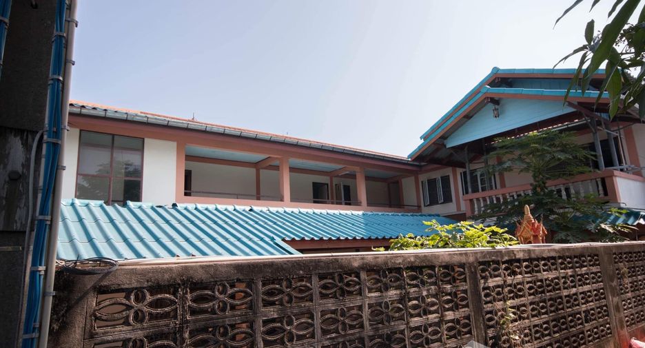 For sale 9 bed house in Mueang Chachoengsao, Chachoengsao