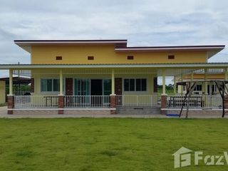 For sale 5 bed house in Bang Rakam, Phitsanulok