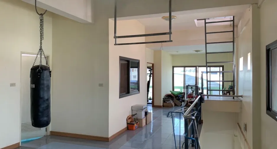 For sale 5 bed office in Nong Han, Udon Thani