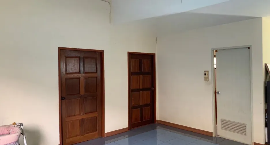 For sale 5 bed office in Nong Han, Udon Thani
