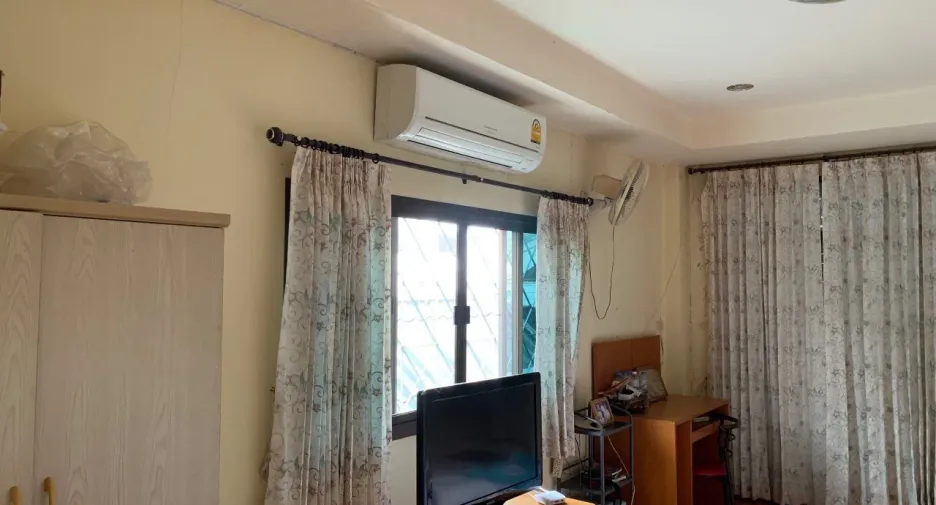 For sale 5 bed office in Nong Han, Udon Thani
