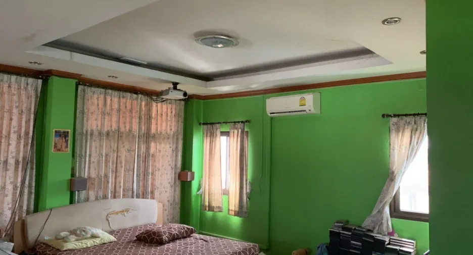 For sale 5 bed office in Nong Han, Udon Thani