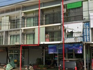 For sale 2 bed townhouse in Mueang Nakhon Sawan, Nakhon Sawan