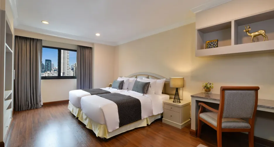 For rent 3 bed condo in Watthana, Bangkok