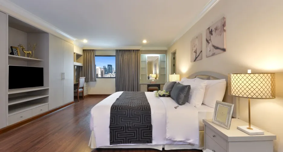 For rent 3 bed condo in Watthana, Bangkok