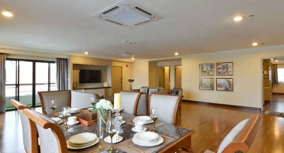 For rent 3 bed condo in Watthana, Bangkok