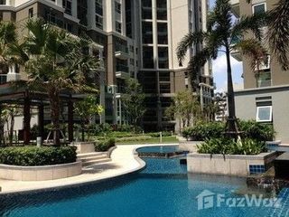 For sale 2 bed condo in Huai Khwang, Bangkok