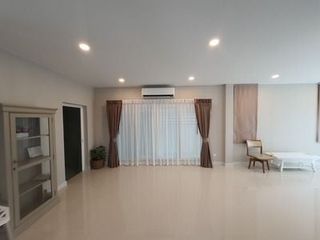 For sale 4 Beds house in Thung Khru, Bangkok