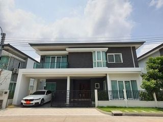 For sale 4 Beds house in Thung Khru, Bangkok